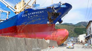 15 BIG SHIPS CRASHING INTO SHORE  Ships Being Beached for Scrap Compilation [upl. by Machutte]