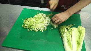 Jak pokroić kapustę pekińską  How to cut Chinese cabbage [upl. by Bax]