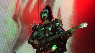 KISSONLINE GENE SIMMONS SPITTING BLOOD IN STOCKHOLM JUNE 1 2013 [upl. by Adolphus]