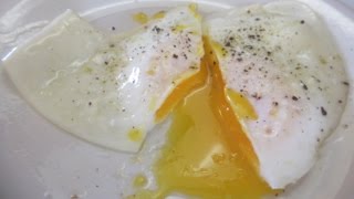 EGG OVER EASY  How to make PERFECT OVER EASY EGGS demonstration [upl. by Remmus]