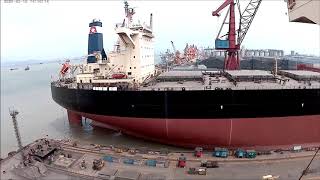 Capesize bulkcarrier docking [upl. by Imaon]