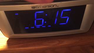 Emerson SmartSet CKS9031 Clock Radio Overview [upl. by Erlandson]