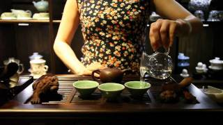 The Chinese Tea Company  Brewing Puer Cha [upl. by Anaitsirc]