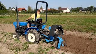 Kopaczka gwiazdowa czyli kopanie ziemniaków 2020 mini traktor iseki tx1410potato diggingharvest [upl. by Lucania641]