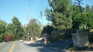 Tour of Celebrity Homes on Mulholland Drive in Los Angeles [upl. by Nairot]