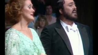 Luciano Pavarotti amp Joan Sutherland  La Sonnambula  Prendi lanel ti dono [upl. by Ingunna326]