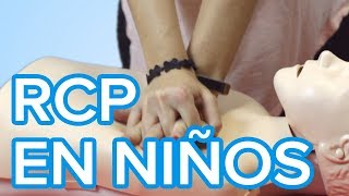 Cómo hacer la RCP o Reanimación cardiopulmonar en niños [upl. by Ellasal]